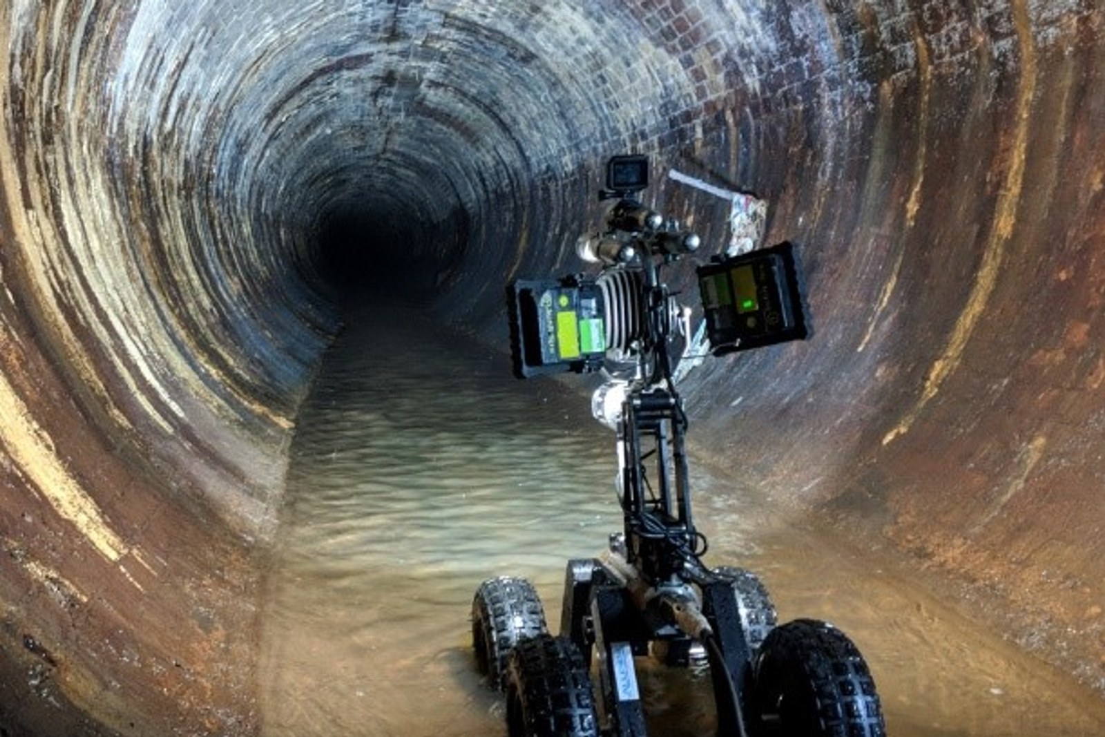 CCTV camera robot for pipe inspection