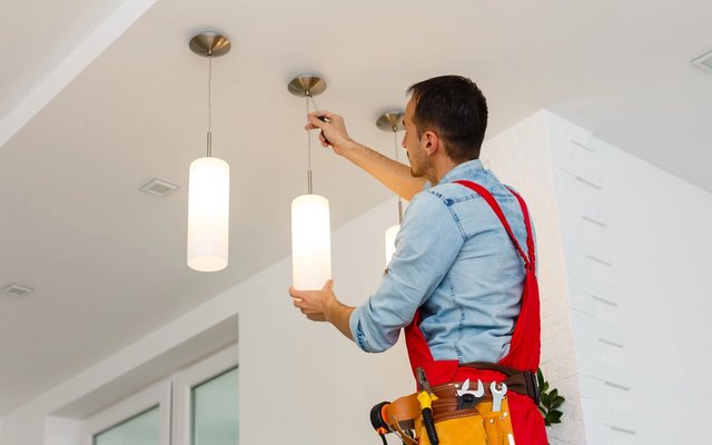 LED-valgustite paigaldus – modernne valgustus köögis Tallinnas – TorudeAbi24