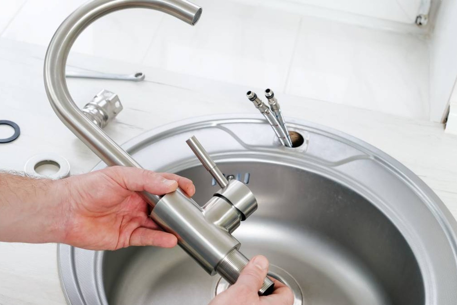 Kitchen faucet replacement – experienced plumber in Tallinn