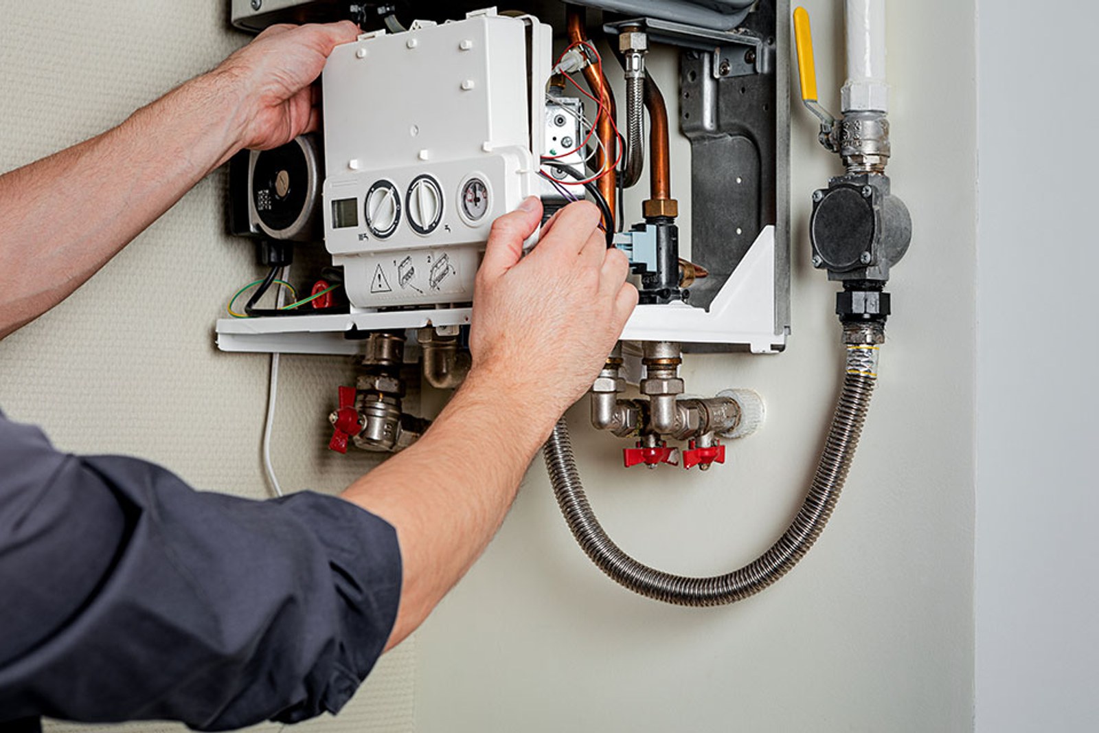 Electric boiler installation in a Tallinn bathroom – TorudeAbi24