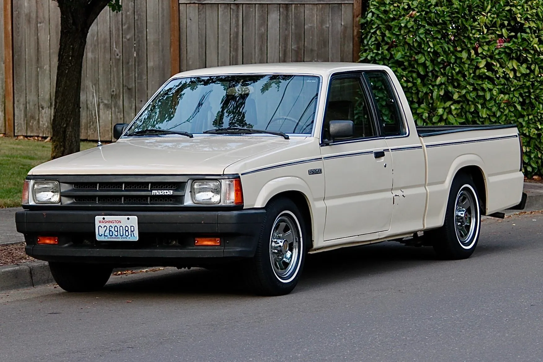 Mazda B-Series (4th Gen) 1986-1993, image 1 of 2