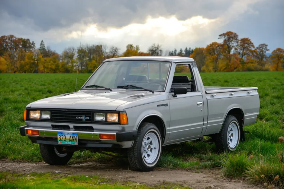 Nissan Datsun 720 1980-1986, image 1 of 3