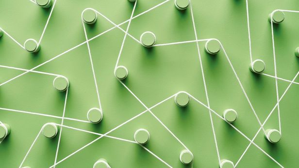 How Networking Differences Play Into Workplace Gender Gaps at the Top
