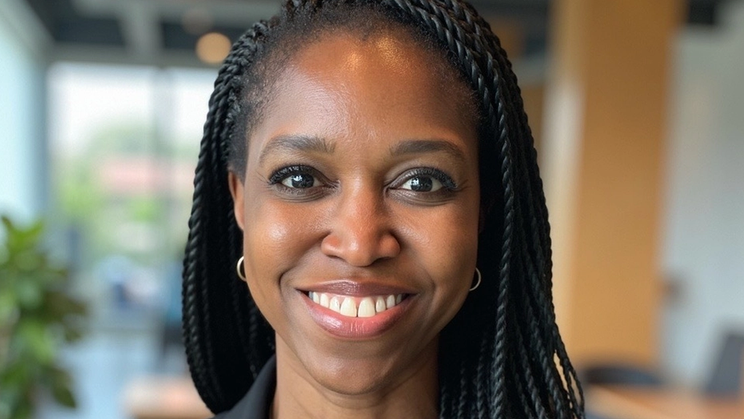 Headshot of Dr. Kudzai Dombo, prescribing physician at Alloy Health, board-certified OB/GYN, and menopause-certified specialist