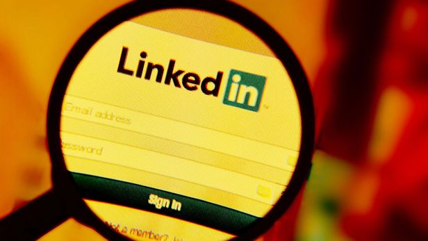 LinkedIn Influencer Culture: Good or Bad for Professionals?