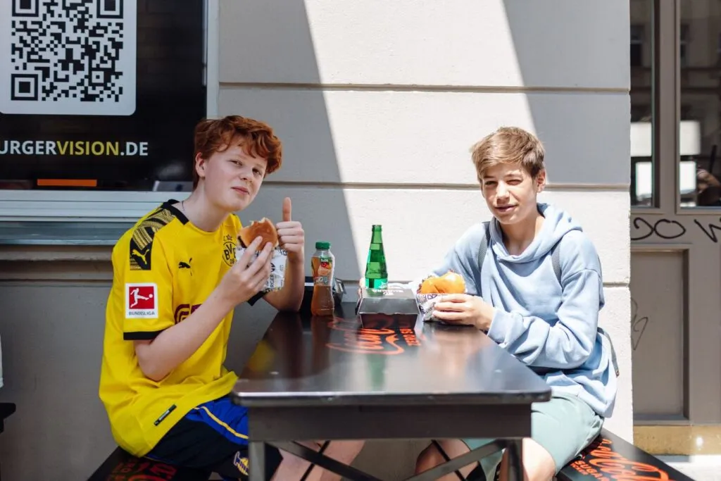 Burger Vision Deutschland, Von uns für euch