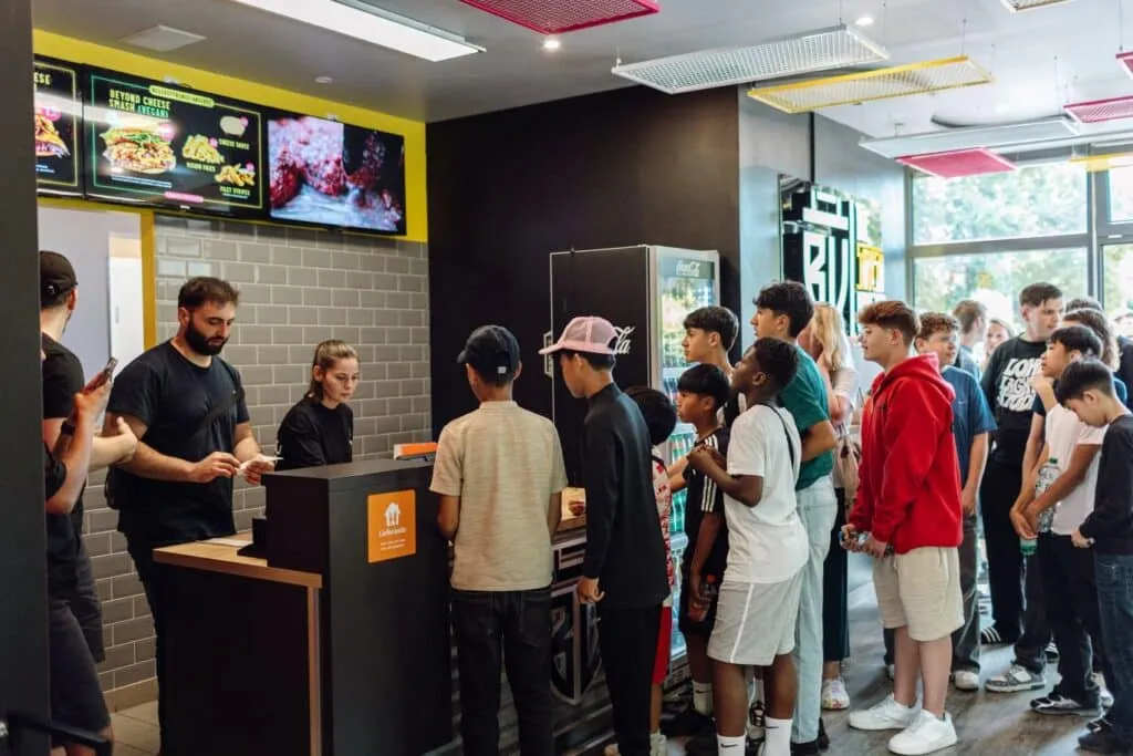 Burger Vision Berlin, Artikel