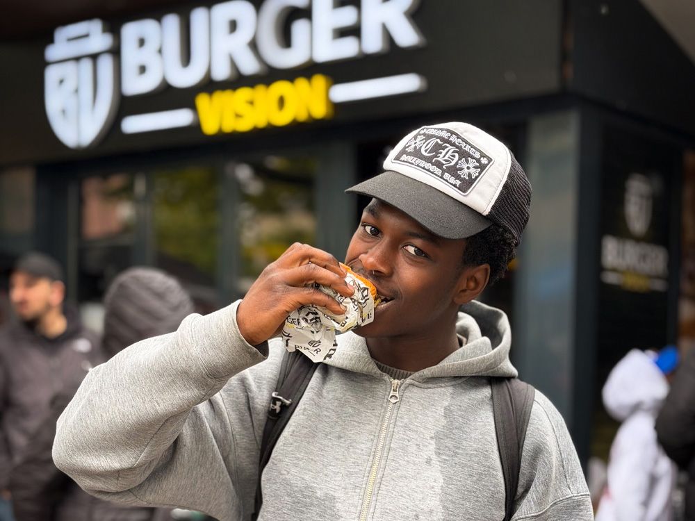 Burger Vision Mönchengladbach, Artikel