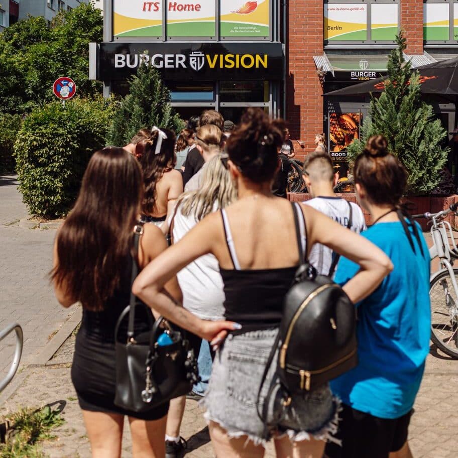 Burger Vision Berlin, Artikel