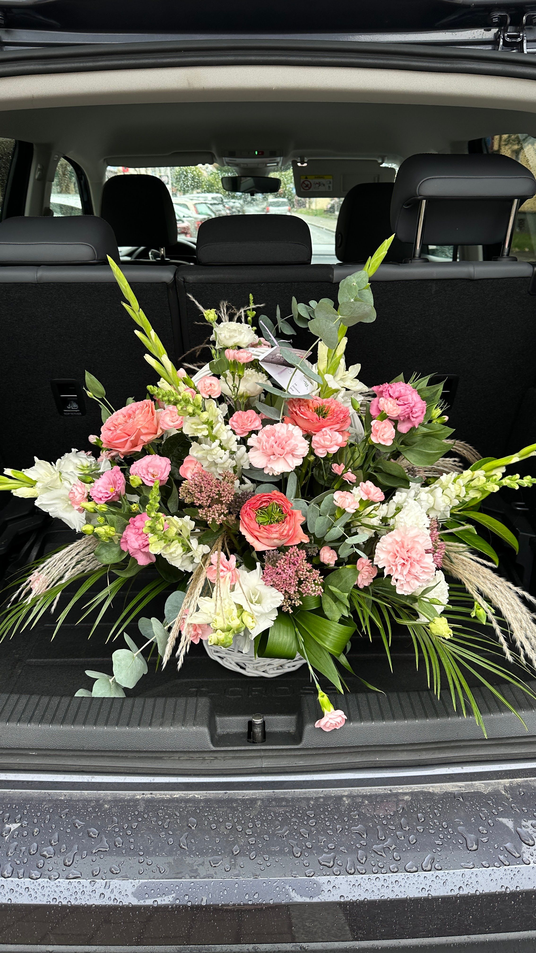 Flowerbox w pastelowym różu