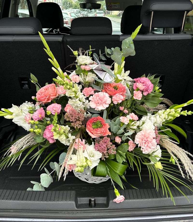 Flowerbox w pastelowym różu