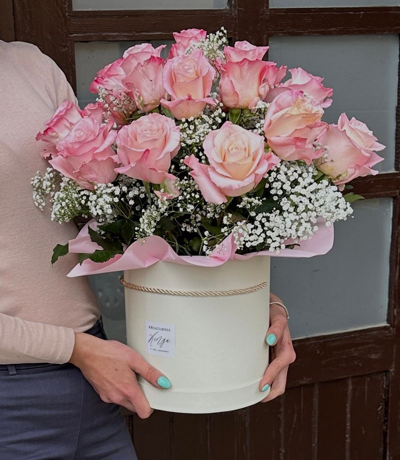 Flowerbox z różowych róż
