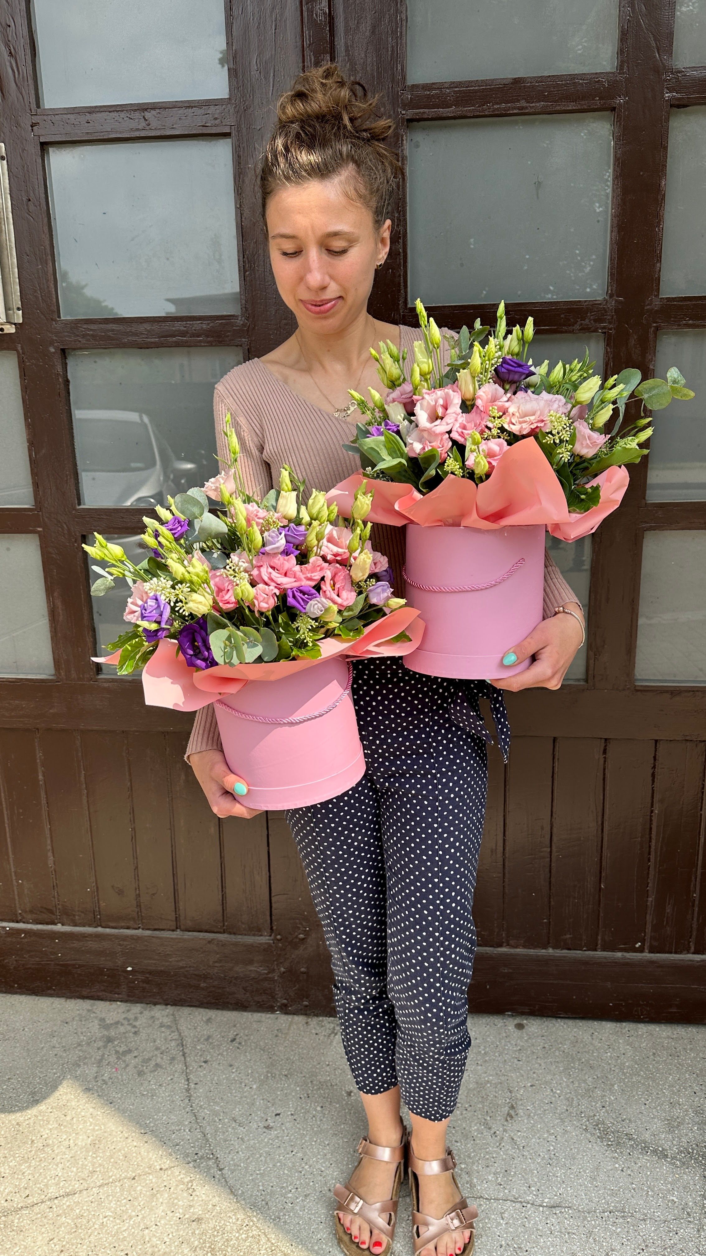 Flowerbox pastelowy w różowym pudełku — ujęcie 2