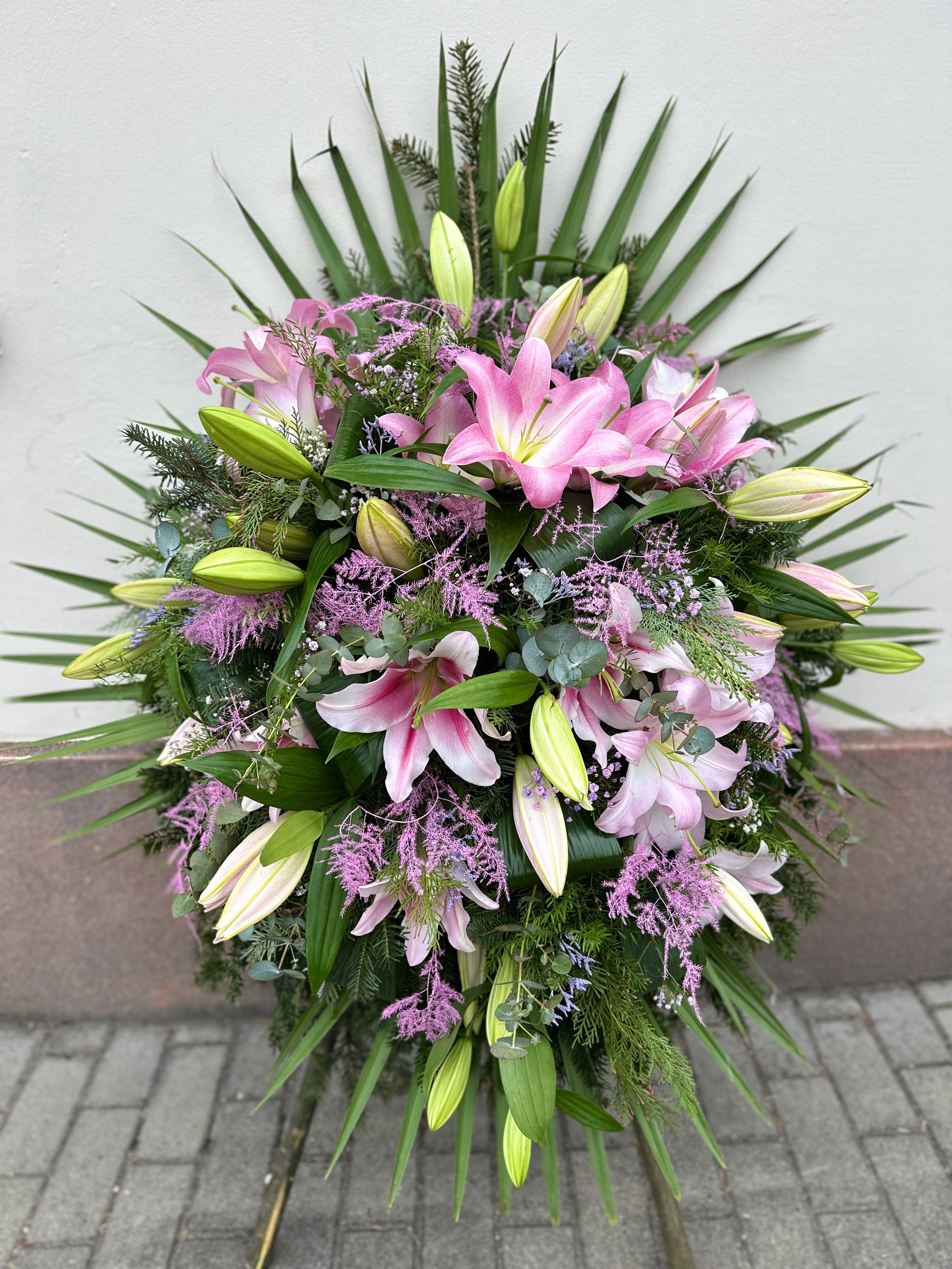 Wieniec łezka z różowych lilii