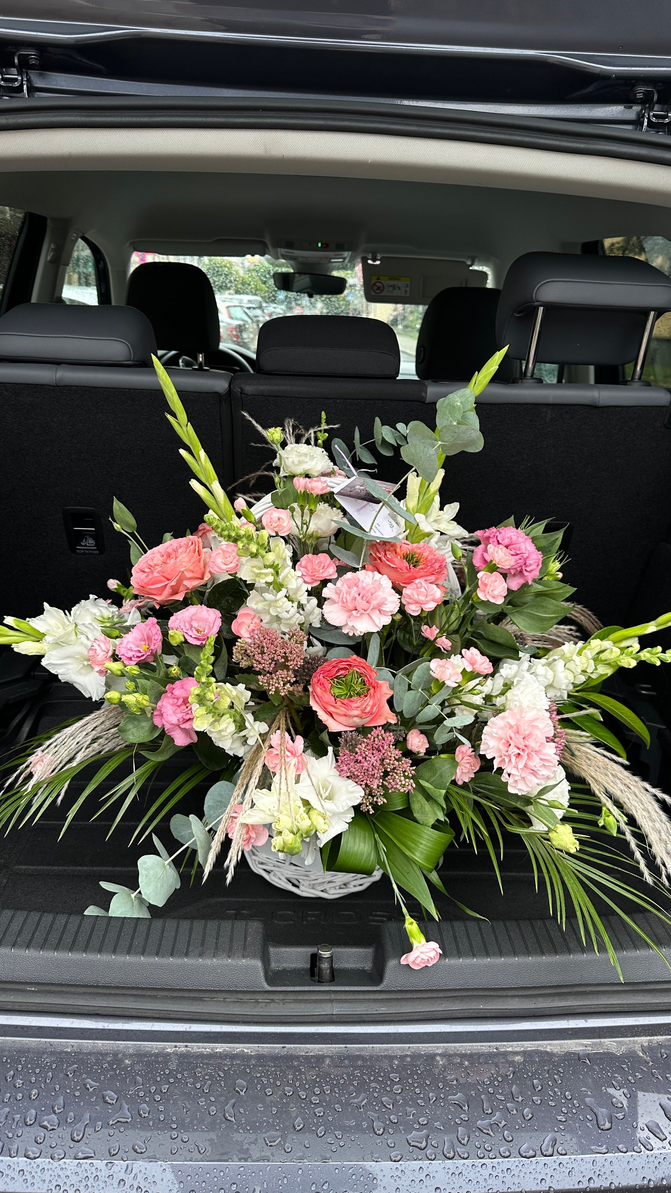 Flowerbox w pastelowym różu — ujęcie 3