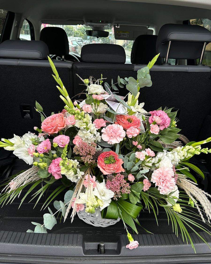Flowerbox w pastelowym różu — ujęcie 3