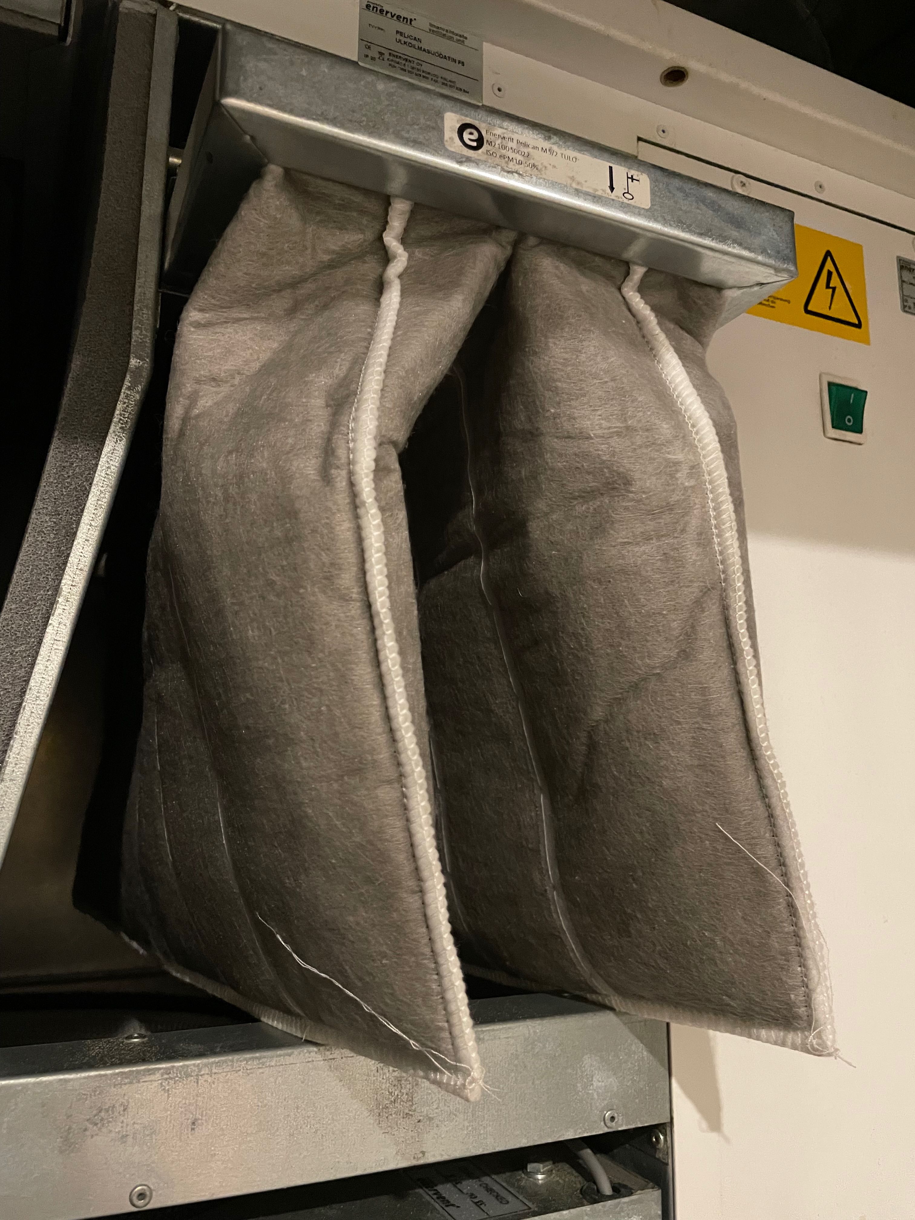 Likaiset ilmanvaihtokoneen suodattimet