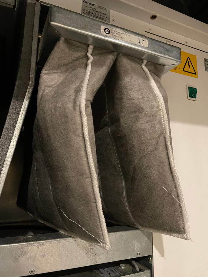 Likaiset ilmanvaihtokoneen suodattimet