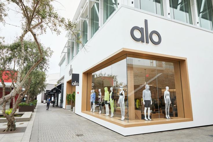 Alo Yoga Autumn Winter 2026 Merchandise Plan | Zamira Zenil