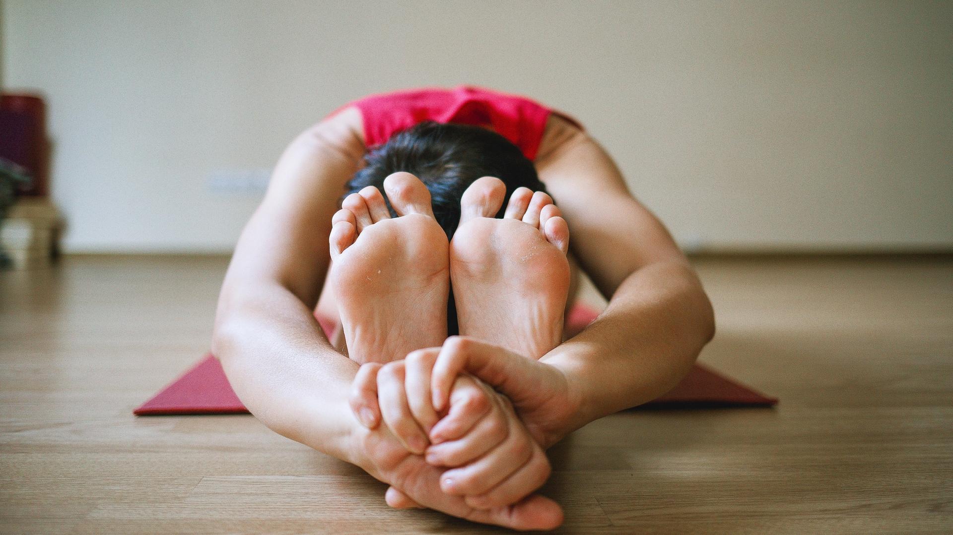 Episode 40: 30-Min Vinyasa | Active Surrender: Shoulder Focus