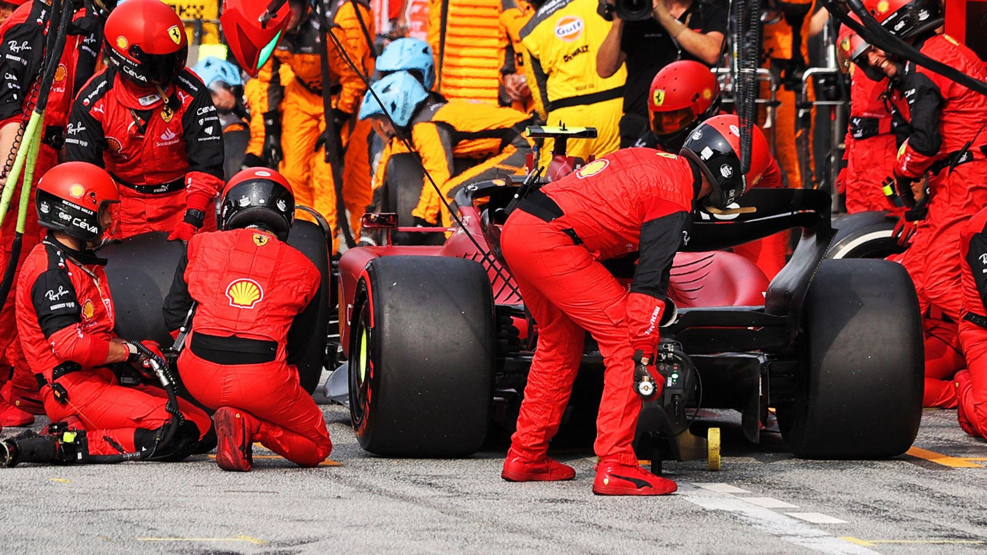 Ferarri F1 Pit crew