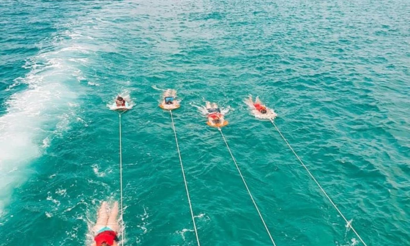 Barca Entardecer VIP durante l'attività di plana sub, a Fernando de Noronha