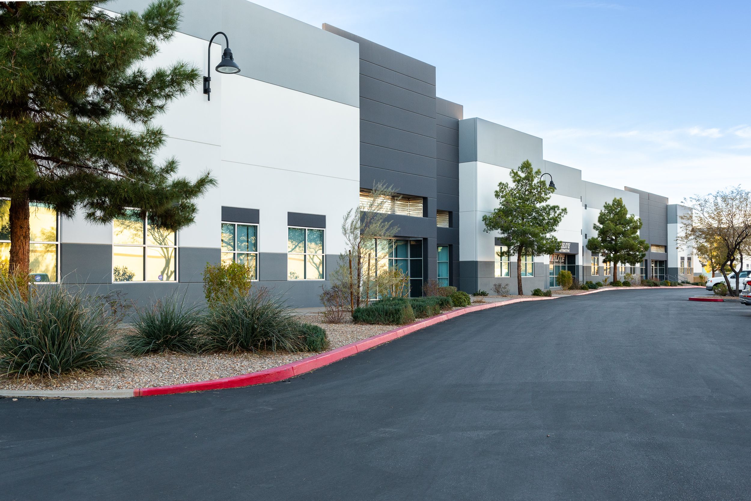Valley Freeway Commerce Center image