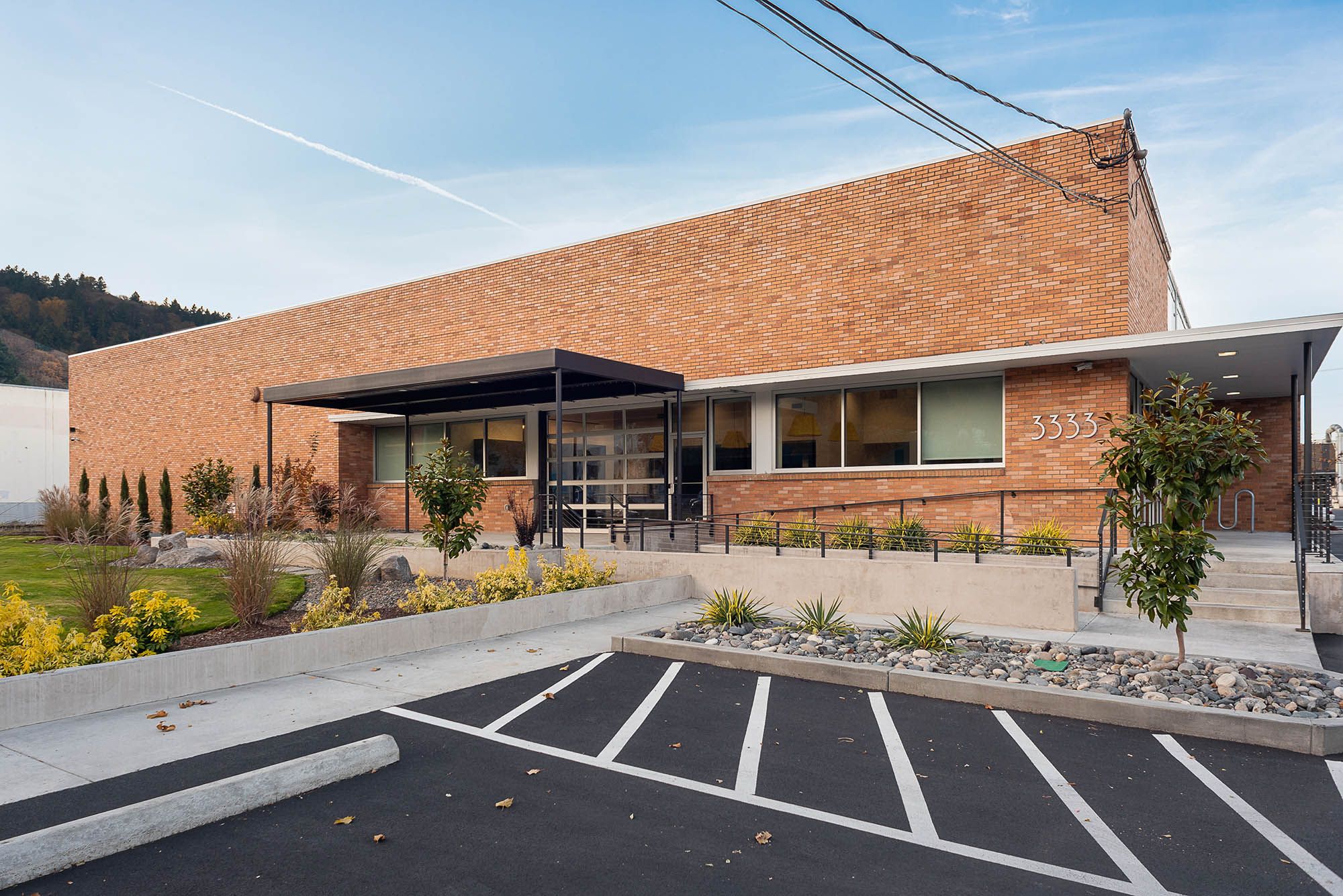 Northwest Industrial Building image