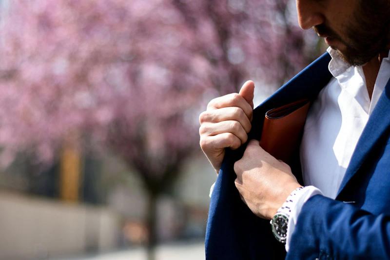 Les portefeuilles à trois volets pour hommes sont-ils morts ? Guide de marché pour les détaillants en 2027
