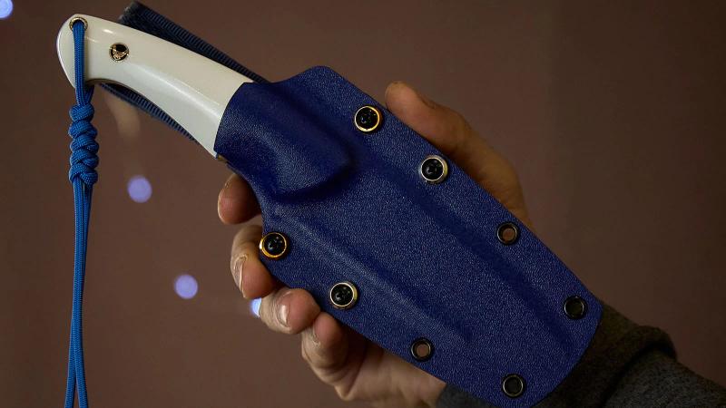 カスタム革製ナイフシースの製造ガイド:素材、ウェットモールディング、OEM拡大