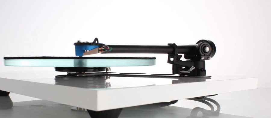 Tonearm balancing with counterweight