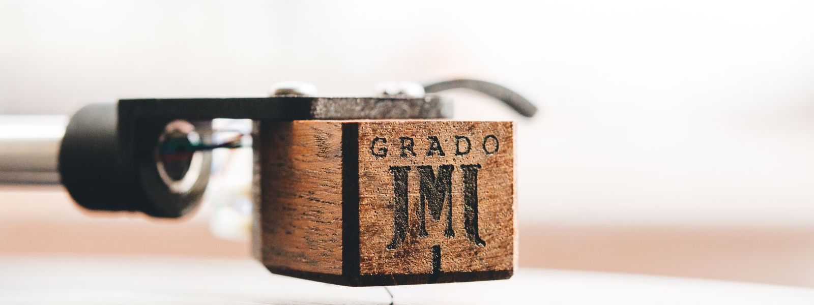 What Is a Moving Iron Cartridge?