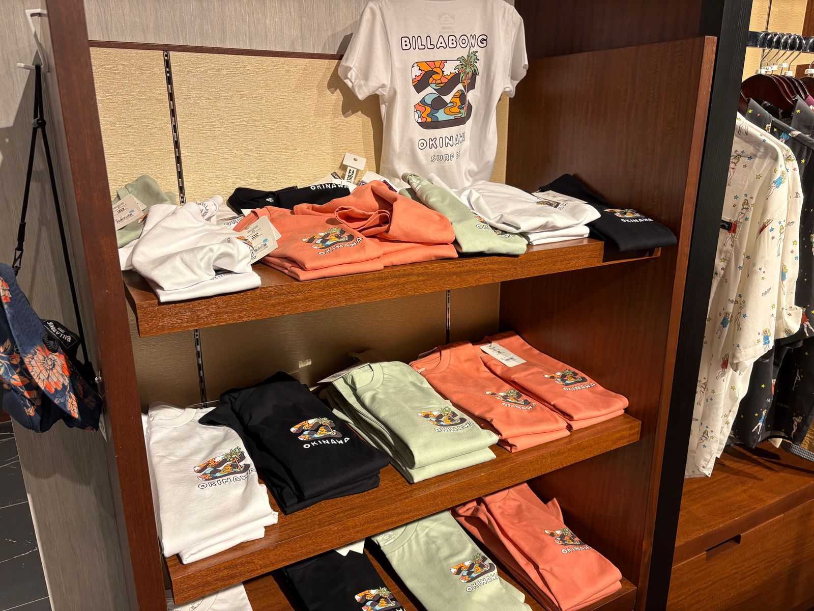 売店のアパレル