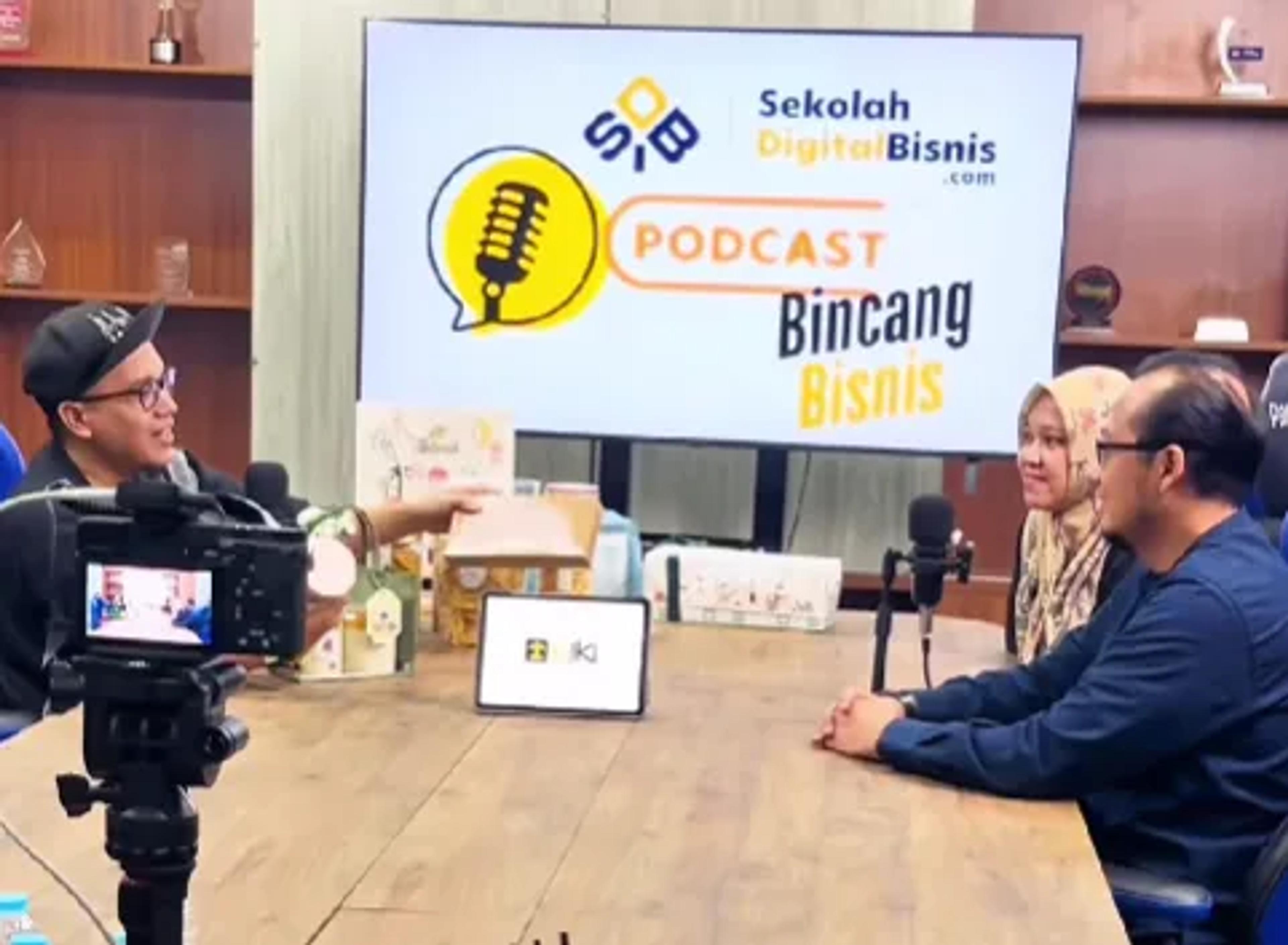 Strategi Personal Branding Wardah: Nurhayati Subakat sebagai Kunci Sukses Brand Kosmetik Halal Indonesia