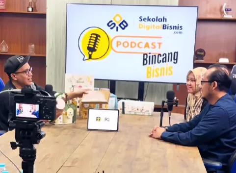 Strategi Personal Branding Wardah: Nurhayati Subakat sebagai Kunci Sukses Brand Kosmetik Halal Indonesia