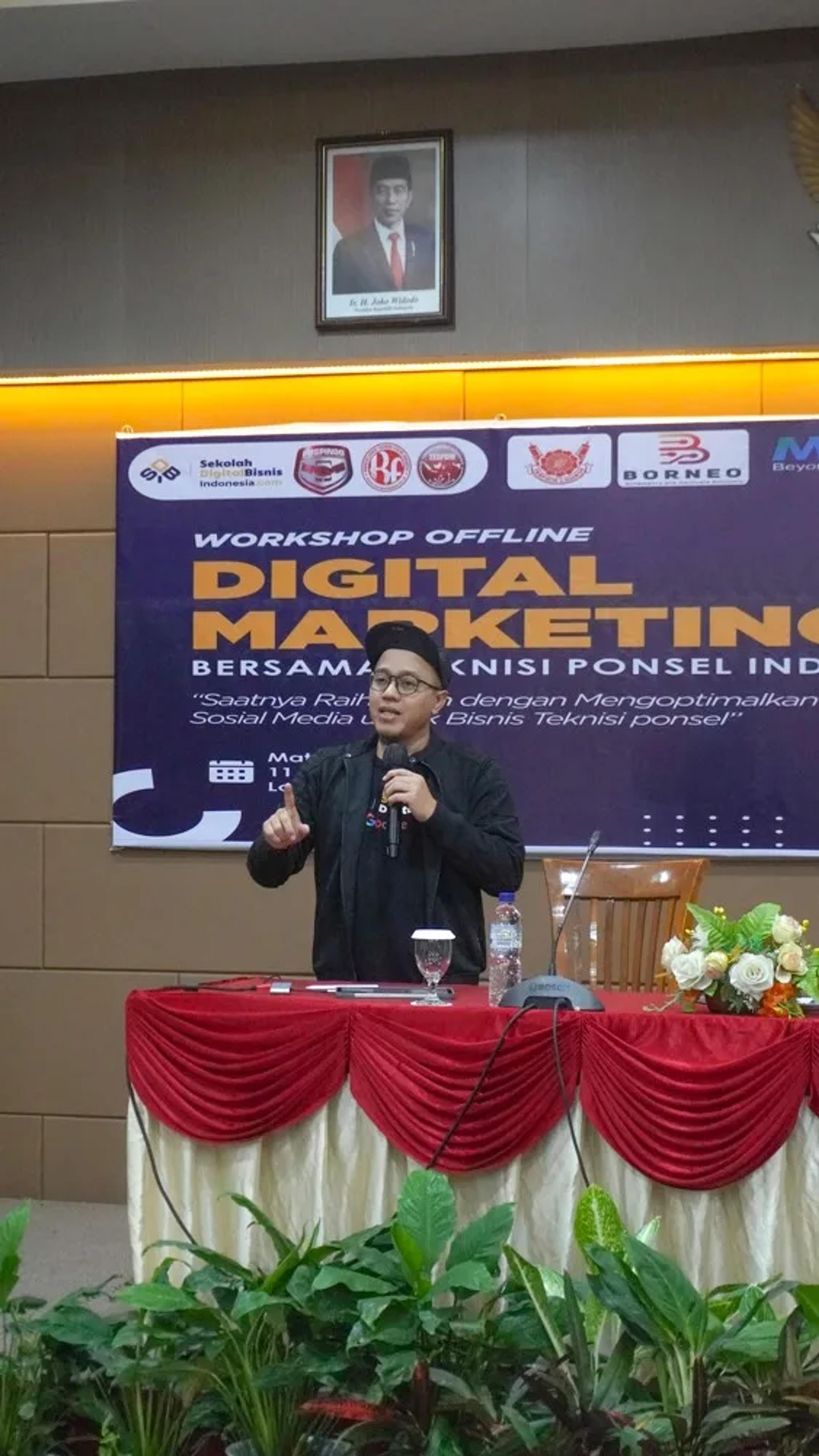 Yoso Lukito dan Sekolah Digital Bisnis Indonesia Sukses Gelar Roadshow 7 Kota, Edukasi Ribuan Teknisi Ponsel
