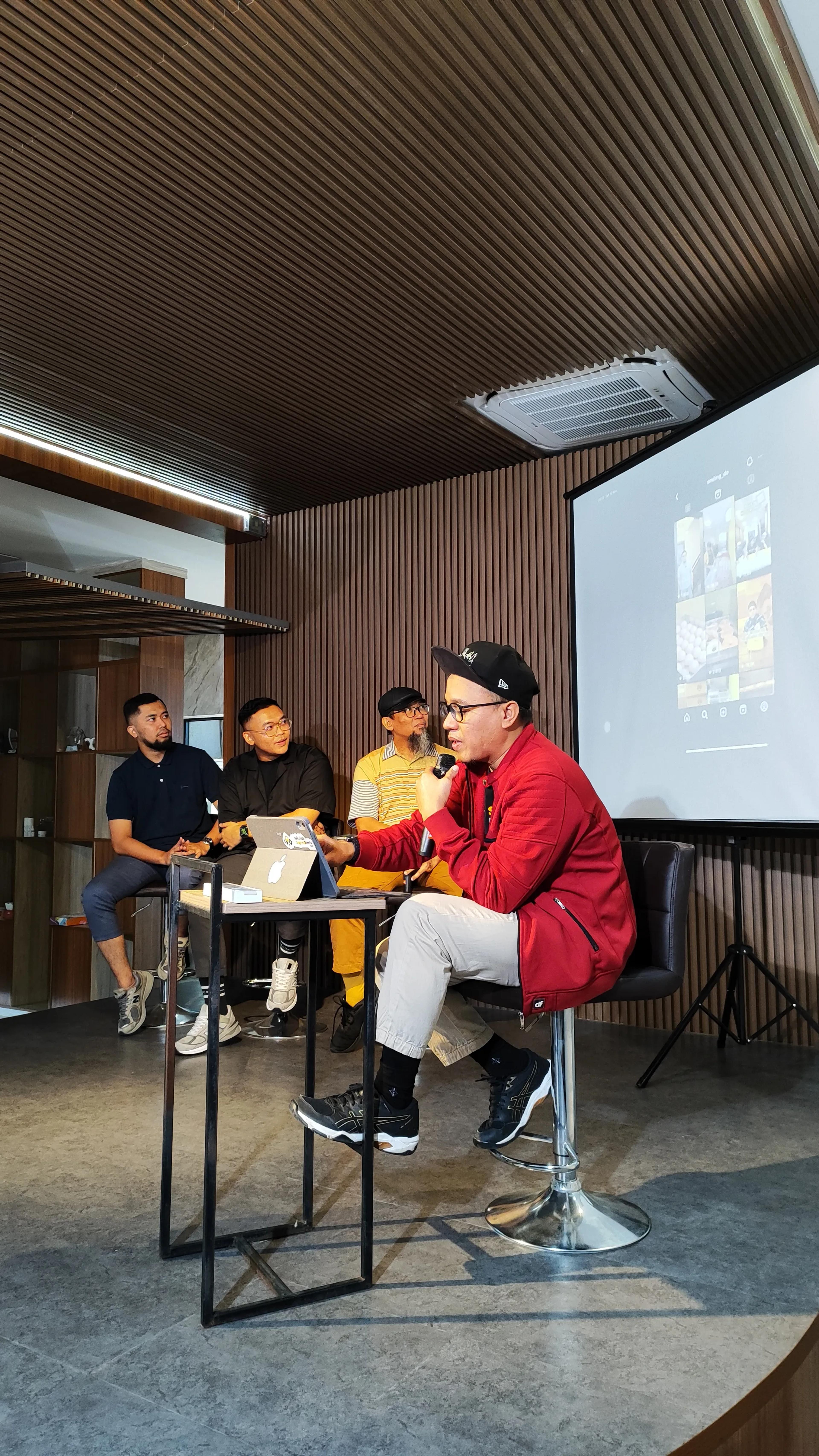 Siapa Bilang Enggak Bisa Sukses Jualan di Media Sosial?  feature menggigit laba empuk sebuah bisnis bersama Smilling Do.