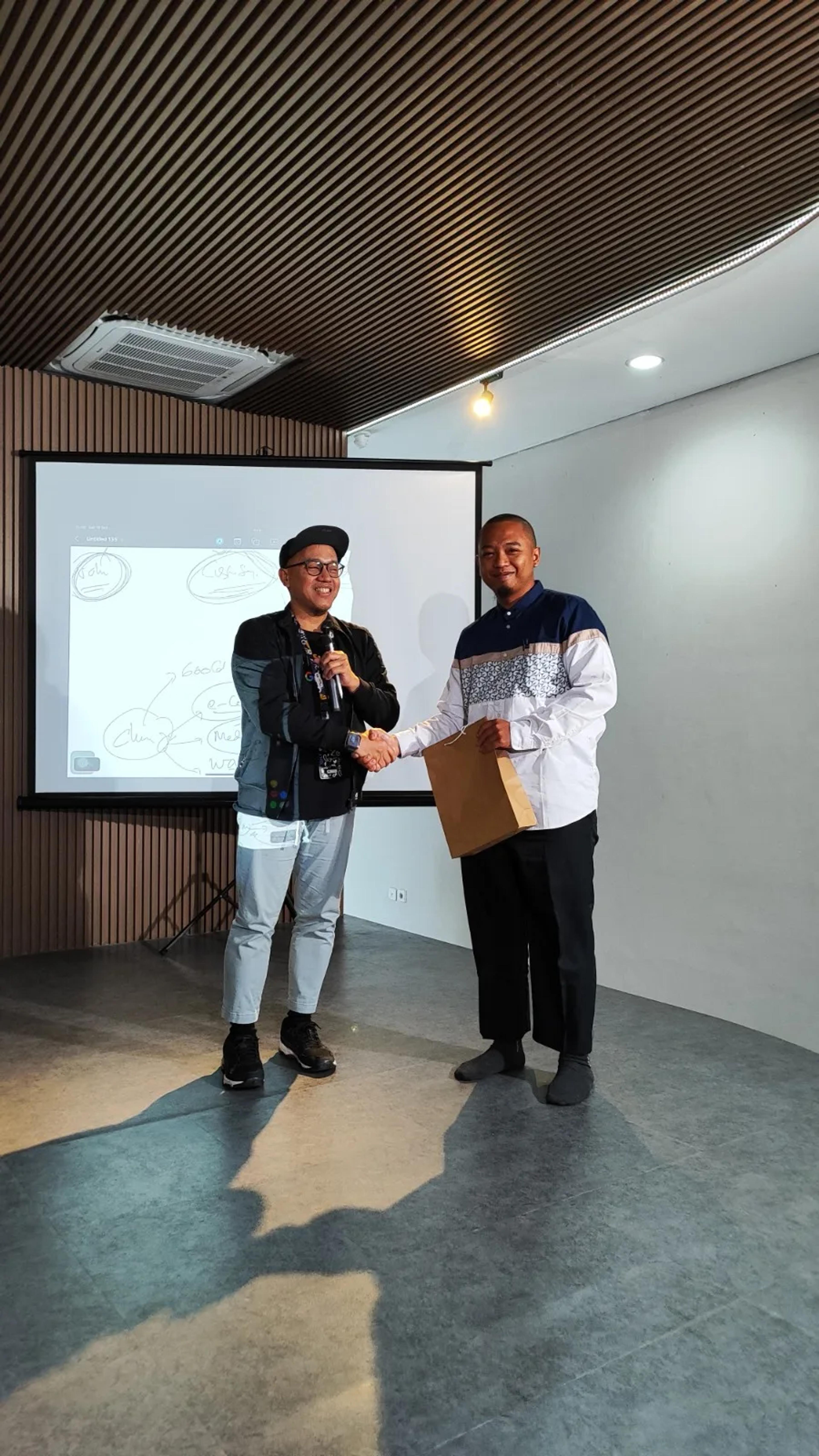 Siapa Bilang Enggak Bisa Sukses Jualan di Media Sosial? Sekolah Digital Bisnis Indonesia Hadirkan Strategi Jitu untuk Meningkatkan Pendapatan