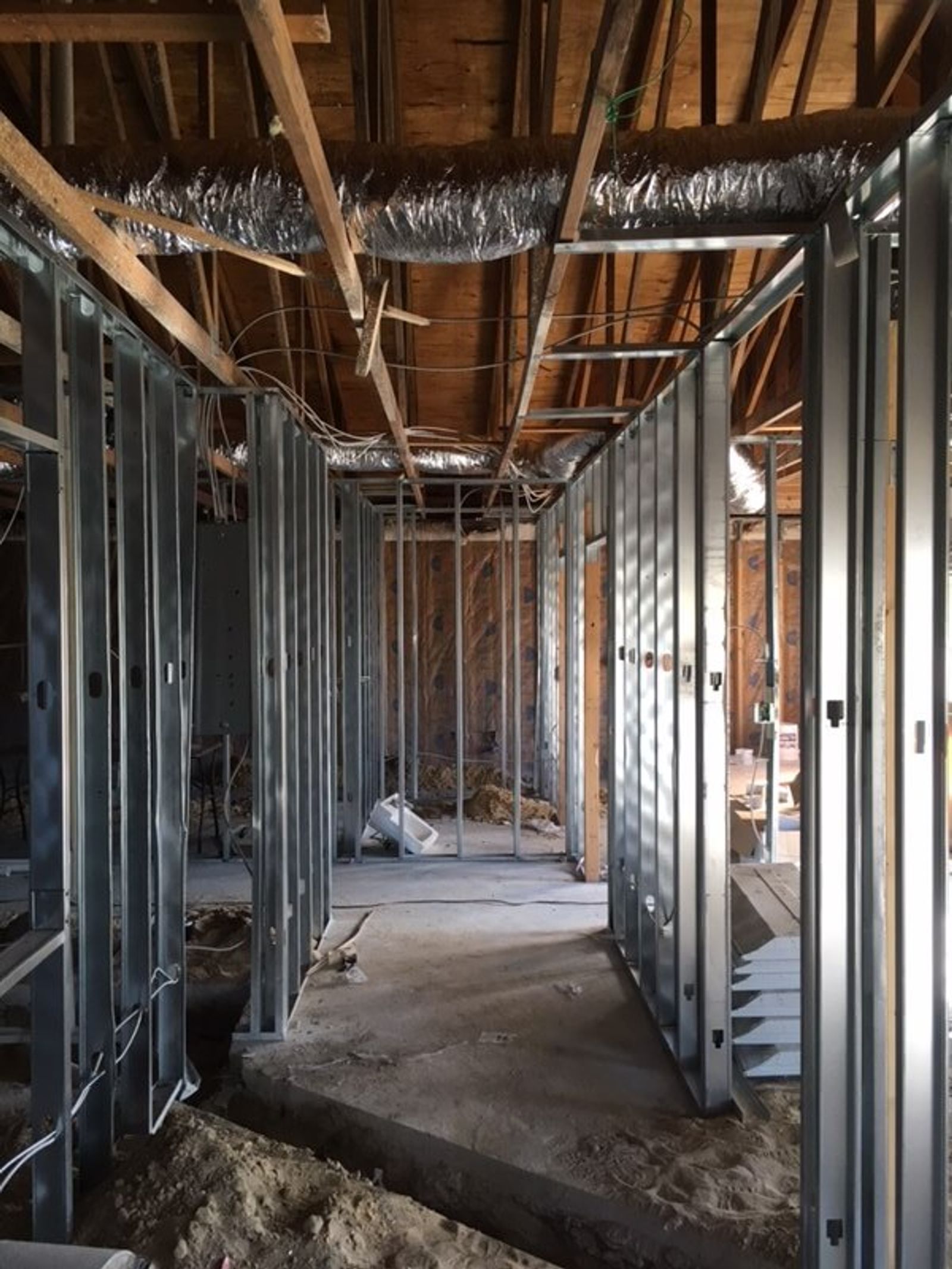 Dr Anthony Spine Center Office - Image 4