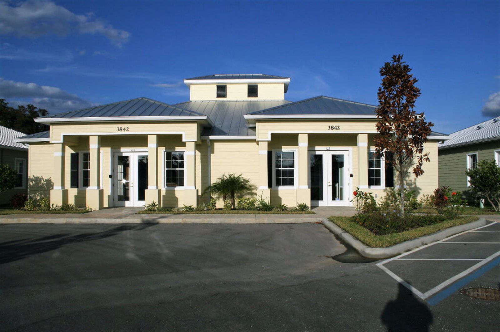 Reinnansse Professional Center - Image 1