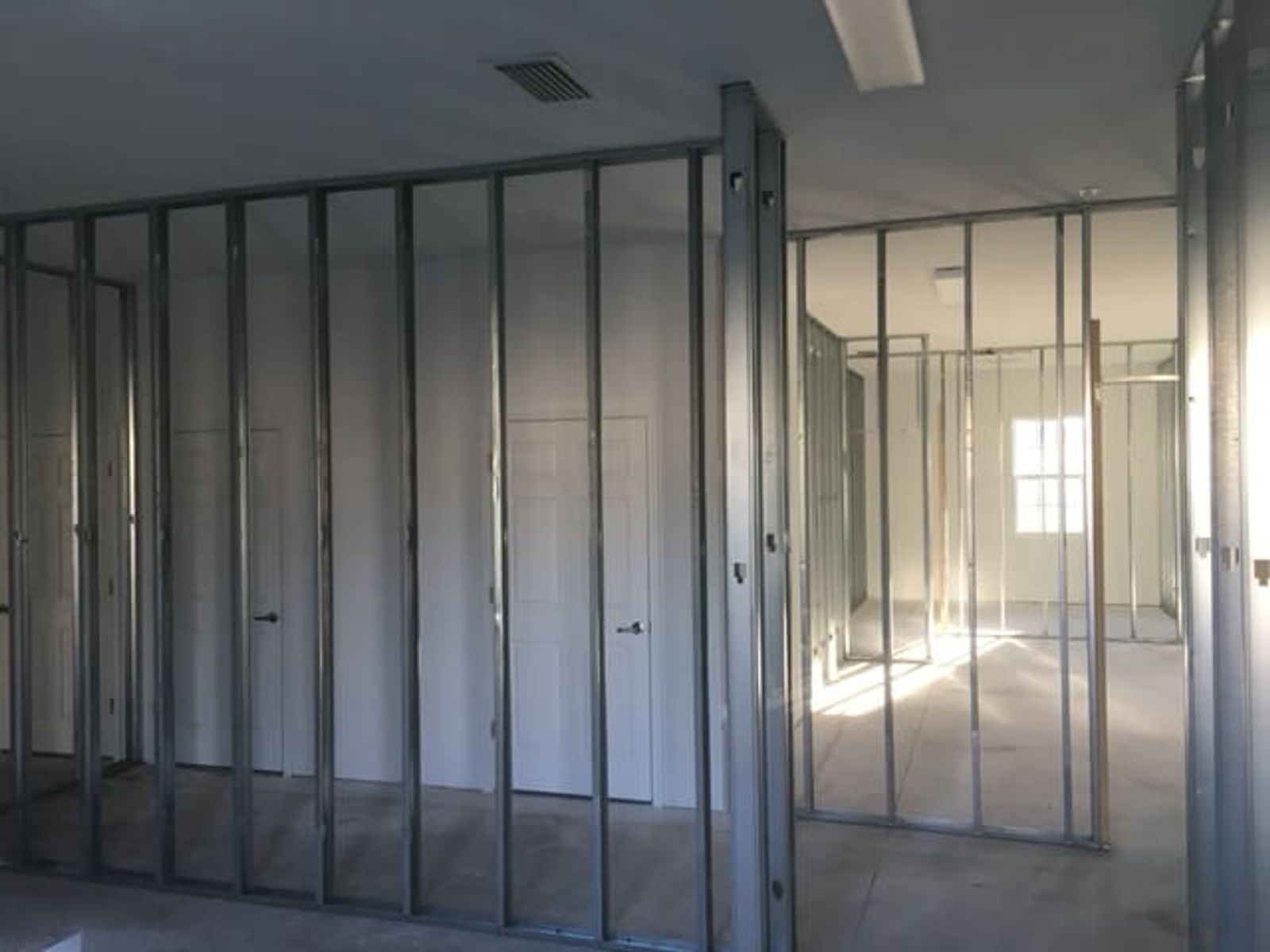 Dr Anthony Spine Center Office - Image 12