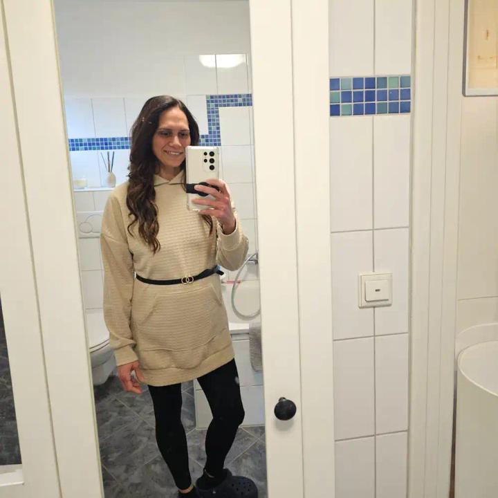 Galeriebild 9 von Sonita R.