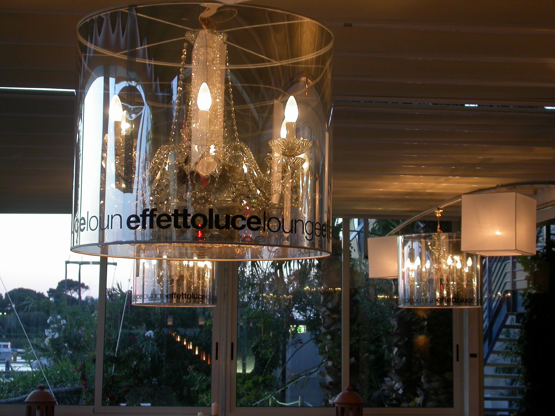 Decorative suspension lamp