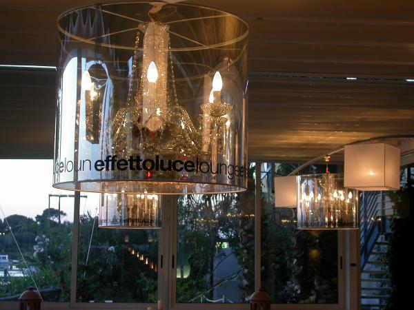 Decorative suspension lamp