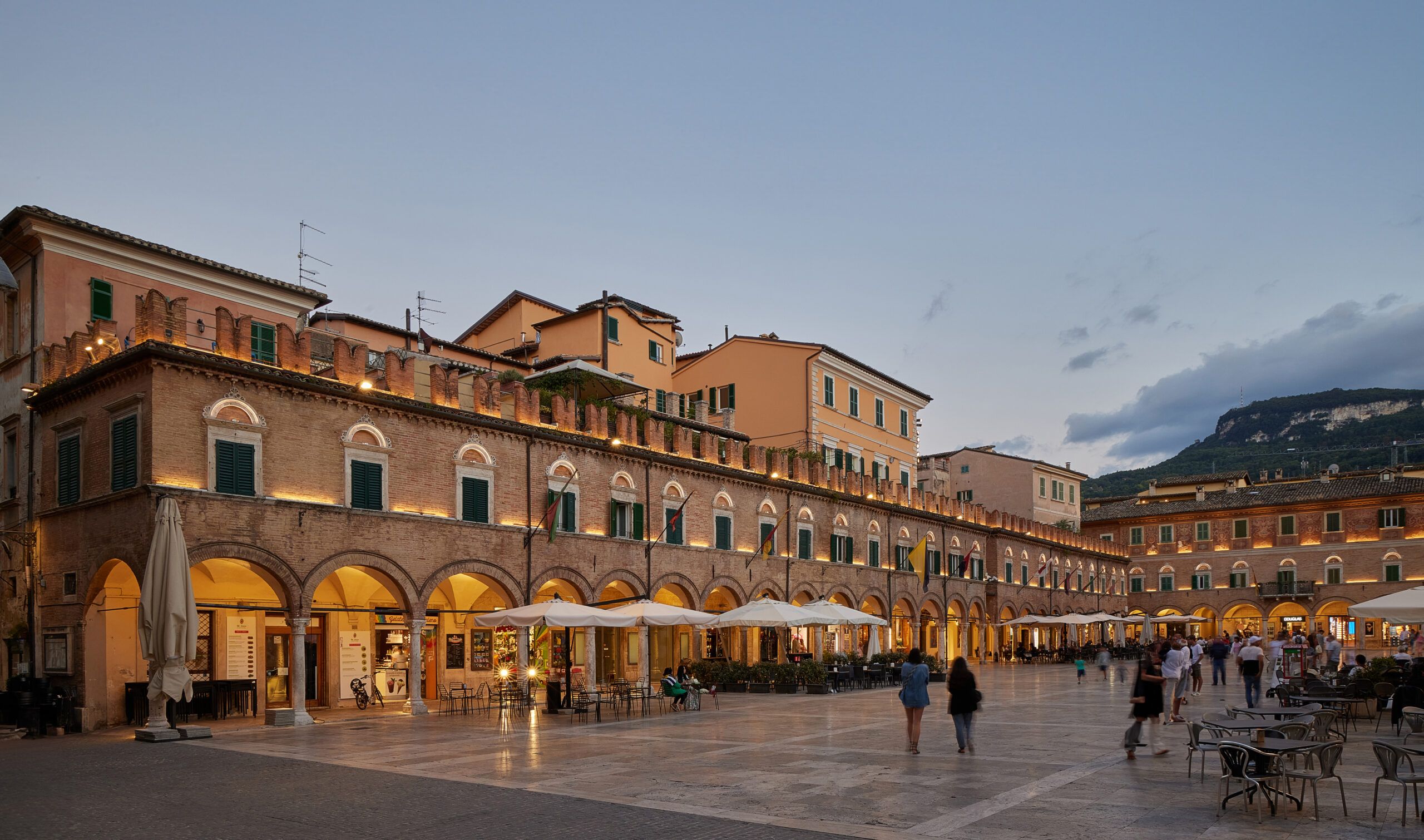 Effetto Luce fa tornare a brillare il cuore di Ascoli Piceno