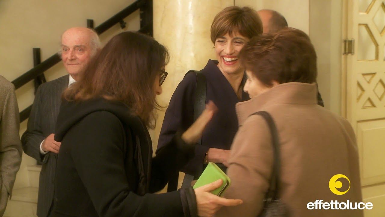 Gli auguri di Natale di Effetto Luce al teatro Persiani di Recanati