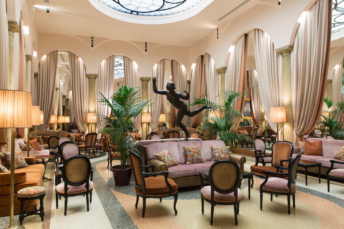 Effetto Luce omaggia l’Hotel Et de Milan, dimora storica di Giuseppe Verdi, oggi punto di riferimento dell’Hospitality di lusso milanese.