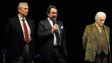 Gli auguri di Effetto Luce al Teatro Persiani di Recanati