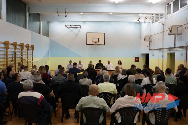 Održani predizborni skupovi u Prisoju i Grabovici: Zajedno nastavljamo razvijati buškoblatski kraj