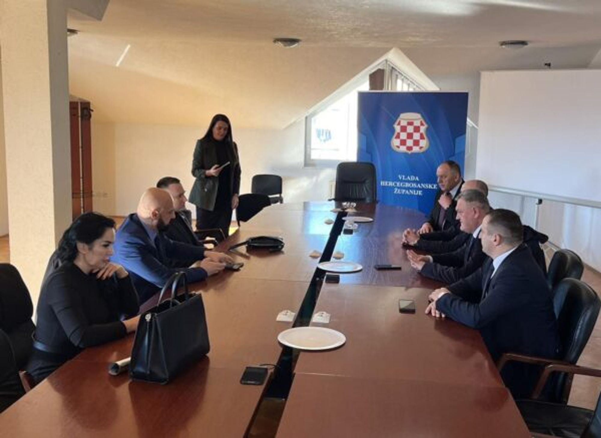 Predsjednik Vlade Ivan Vukadin primio je federalnog ministra MUP-a Ramu Isaka na radni sastanak